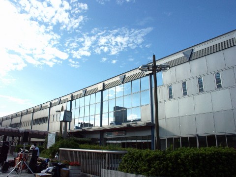 駅前の秋空 2004/09/25-1